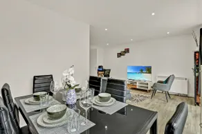 Kingsize 2bed APT with free parking in LDN - Image 2