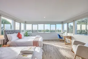 StayAU Gorgeous 5BR Pet Friendly BBQ Home Geelong - Image 2