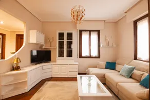 Relaxing villa with pool in Anguciana - Image 2