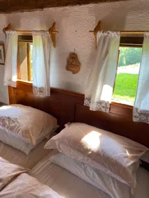 House Bibi-Historic Cottage & Bath - Image 2