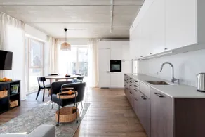 Sunny, Peaceful & Spacious Apartment by URBAN RENT - Image 5