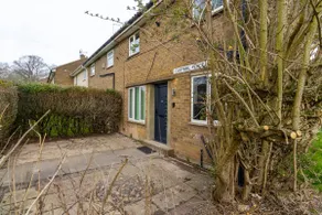 Newly Refurbed, Driveway, 4-BR House, Ensuite - Image 5