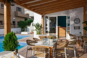 Standard Apartment | Garden View - Image 3