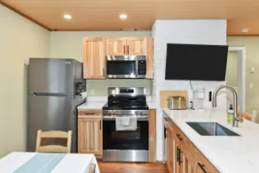 Lake Placid Village Suites- APT 4 - Image 4