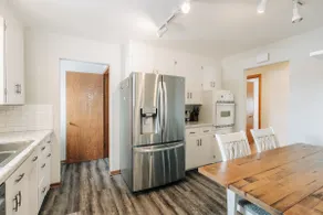 4BR Majestic Abode 4 miles to Airport & MOA - Image 4