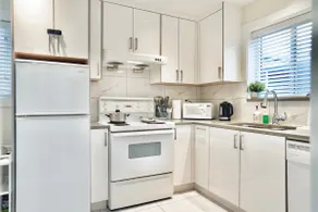 3 Beds Entire House w 1 free Parking - Good location - Image 4