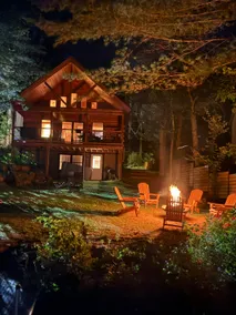 Modern Lakefront Cabin: Rustic Charm Meets Luxury - Image 3