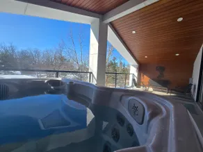 The Frisky Beaver 5BR Hot Tub Close to beach! - Image 3