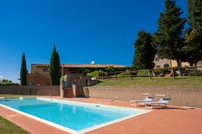 Tuscan Apartment Getaway - Image 4