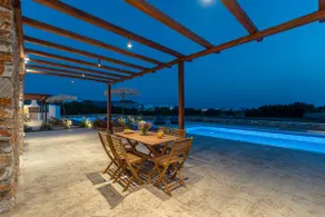 Villa Margarita 3 Bedroom Villa with Private Pool and Sea View - Image 3