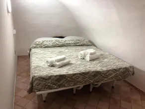 Residence with attic lover - Image 4