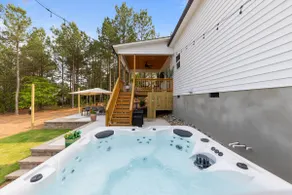 6BR w/ Golf Sim Putting Green Hot Tub Sauna Games - Image 4