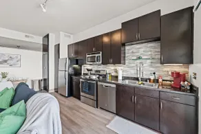 Central Dallas-Deep Ellum 1 BR Parking-Pool-W/D437 - Image 3