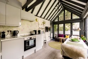 Robin's Nest, 1 bedroom near Wimbledon - Image 2
