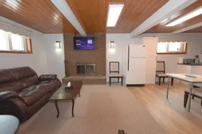 2Rms, 2queen beds,1 bath,1kitchen, own laundry - Image 2