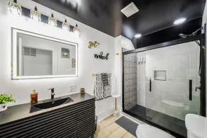 Lakeview Modern Stay Near Beaches | GOTL | Spire - Image 4