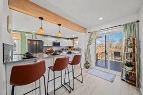 Lakeview Modern Stay Near Beaches | GOTL | Spire - Image 2