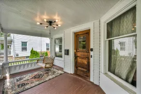 Charming Elyria Retreat - Image 4