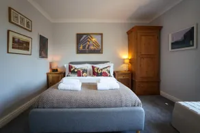 Vibrant 2 Bed, 2 Bath Home, Just Minutes to Town! - Image 2