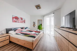Zenit Sunrise Oasis – Garage, Balcony and SmartTV - Image 2