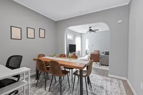 Cozy Home| 19 min to NYC| 3 Car Driveway - Image 3