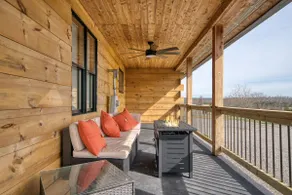 Private Cabin fully equipped Getaway sleeps 17 - Image 5