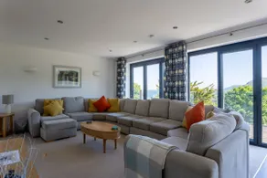 Sleeps 12, swimming pool, sea views, games rooms - Image 4