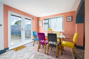 3 Bed | New Refurb | Modern & Stylish | Wifi - Image 5