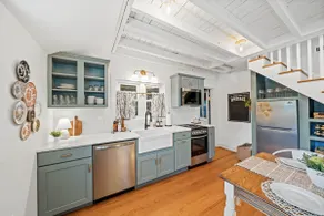 Storybook Cottage in DT Reho, Walk to Everything - Image 3