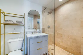 Miami Beach NEW! Apt Steps to Beach/Dining - Image 4