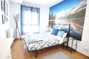 Large apartment with private parking - Image 3