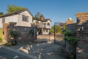 Huge 8 Bed Manor House with Hot Tub, Cinema Room, Games Room - Image 2