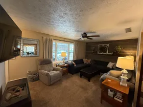 Comfortable Lakeview Retreat/Close to GRAND PARK - Image 2