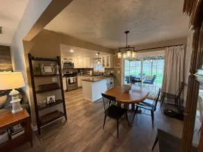Comfortable Lakeview Retreat/Close to GRAND PARK - Image 3
