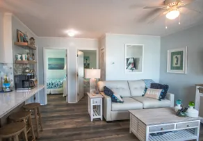 LunaSea - 2 Bed Oceanfront, Walk to Shop & Dine - Image 3