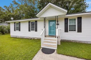 Pet-Friendly 3BR w/ Fenced Yard Near DT - Image 3