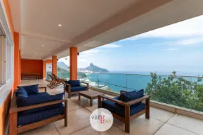 House in the Mountain with a Spectacular View of the Beach in Joá - Image 3
