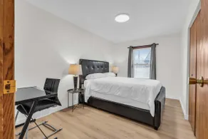 Clean & Cozy Inner-City Getaway - Image 5