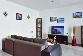 Spacious, air-conditioned, comfortable accommodation - Image 2