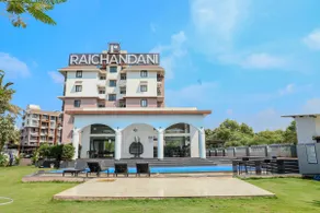 Studio w/ Balcony Candolim | Pool + Desk | A309 - Image 2