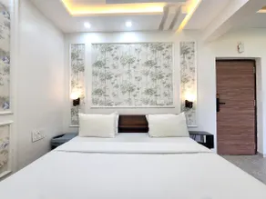 Studio w/ Balcony Candolim | Pool + Desk | A309 - Image 3
