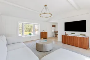 Southampton Hideaway - Image 2