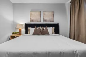 Luxury Nash 2BR I 5 mins to DT I Pool +Gym - Image 4