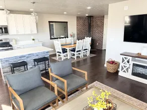 Private Upstairs Apartment on 5 Acre Ranch - Image 4
