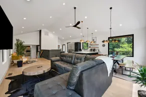 3200sqft New Buffalo Pvt Pool hot tub 6bdrm 11bed - Image 5