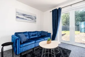 4BDR house,8 guests, Contractor Stays , Holiday home, Free Parking, Reliable WiFi, Worksite and Amenities Nearby! - Image 3