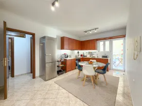 Urban Gateway Athens Family and Business Apartment with Parking - Image 4