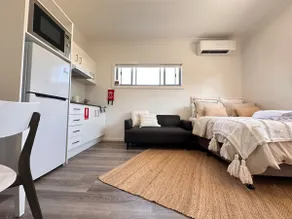 Shoreline Sounds--Studio Coastal Stay in Woonona - Image 4