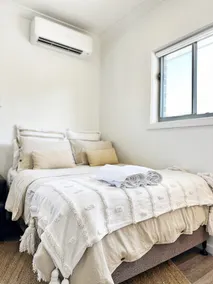 Shoreline Sounds--Studio Coastal Stay in Woonona - Image 3