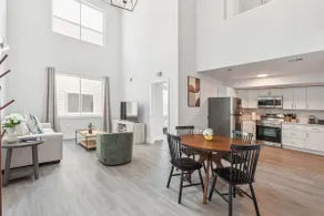 2BR/2BA Loft Apt Chinatown Free Parking - 12 - Image 5